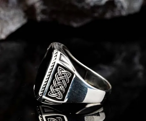 Black Zircon Knit Ornament Silver Ring