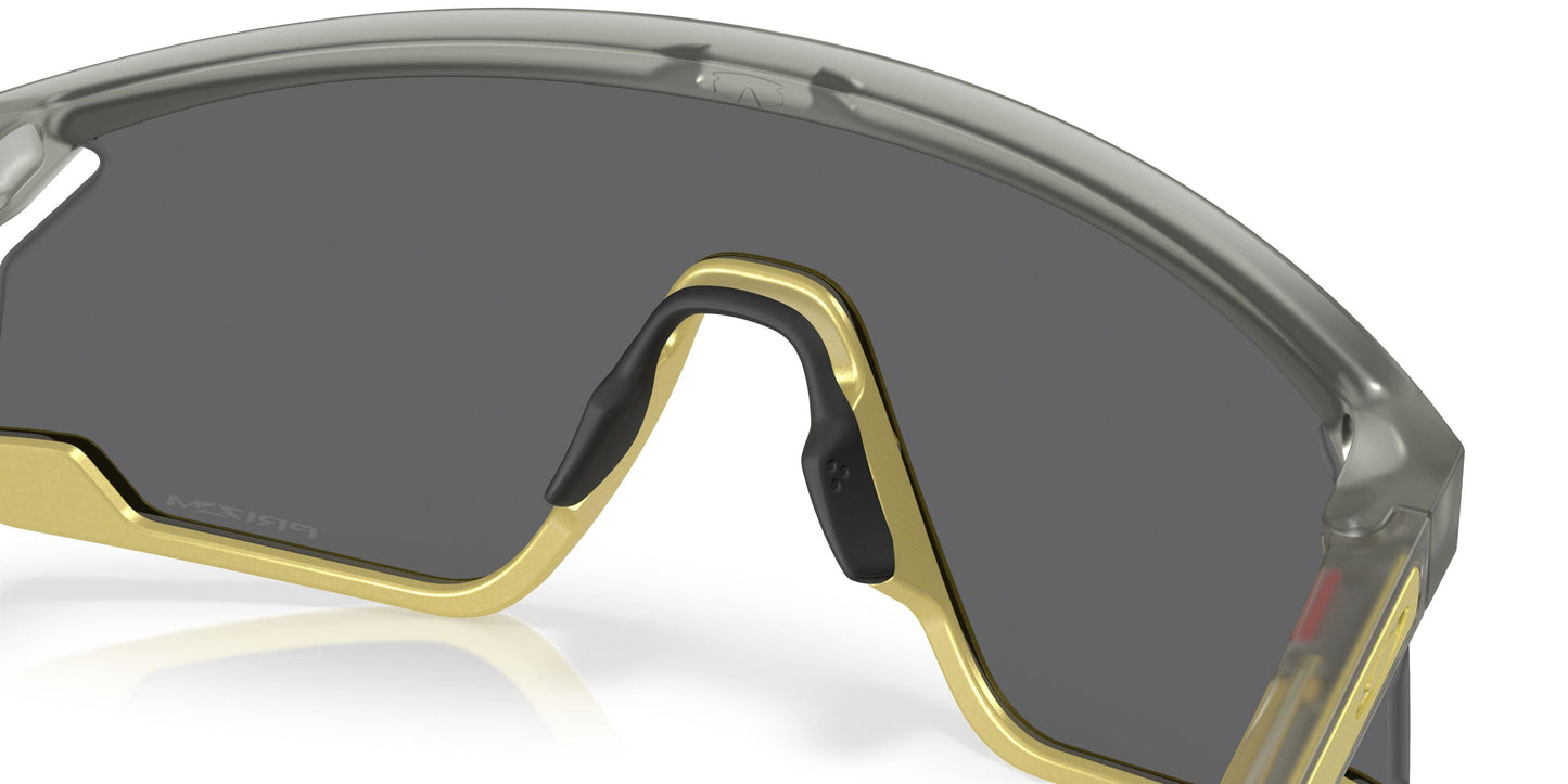 Oaakley Bxtr Metal 9237 Sunglasses