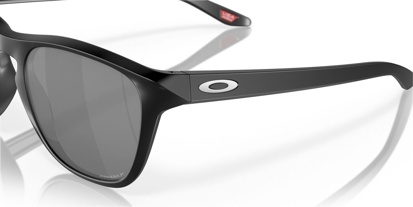 Oaakley Manorburn 9479 Sunglasses