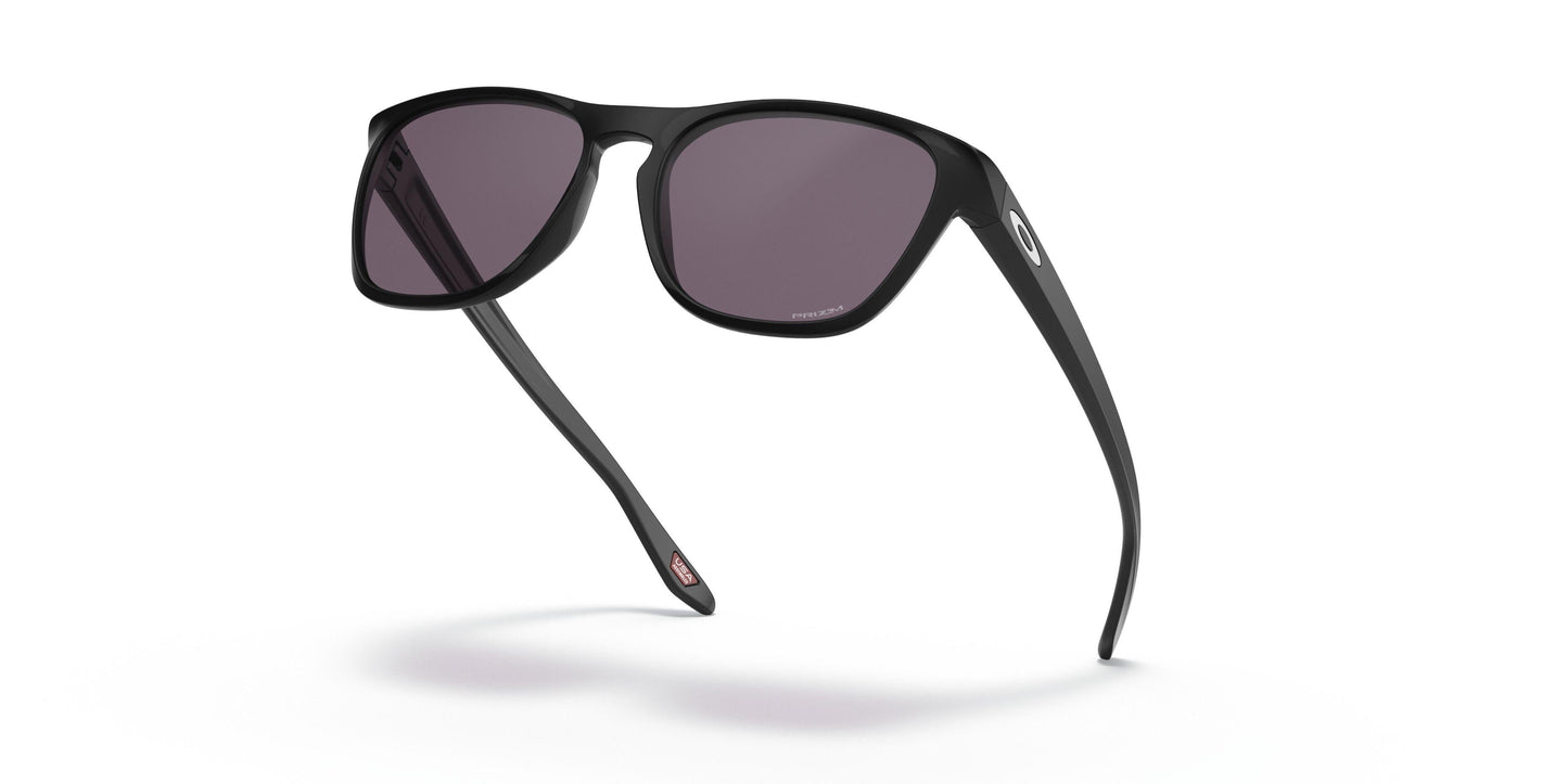 Oaakley Manorburn 9479 Sunglasses