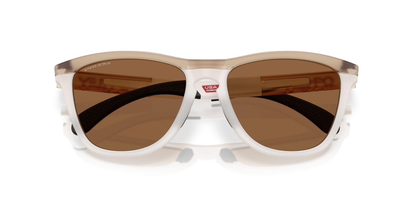 Oaakley Frogskins Range 9284 Sunglasses