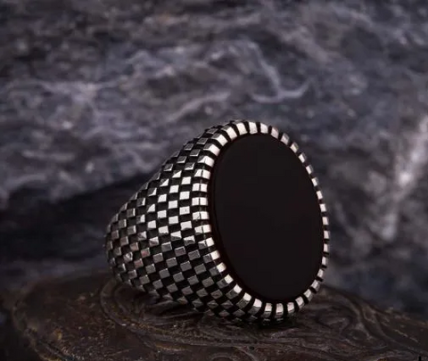 Oval Green Aqeeq Grid Pattern Silver Ring