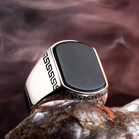 MODERN MOTIF BLACK ONYX RING