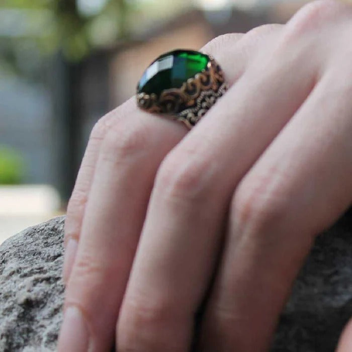 Shiny Faceted Emerald Silver Green Mens Ring